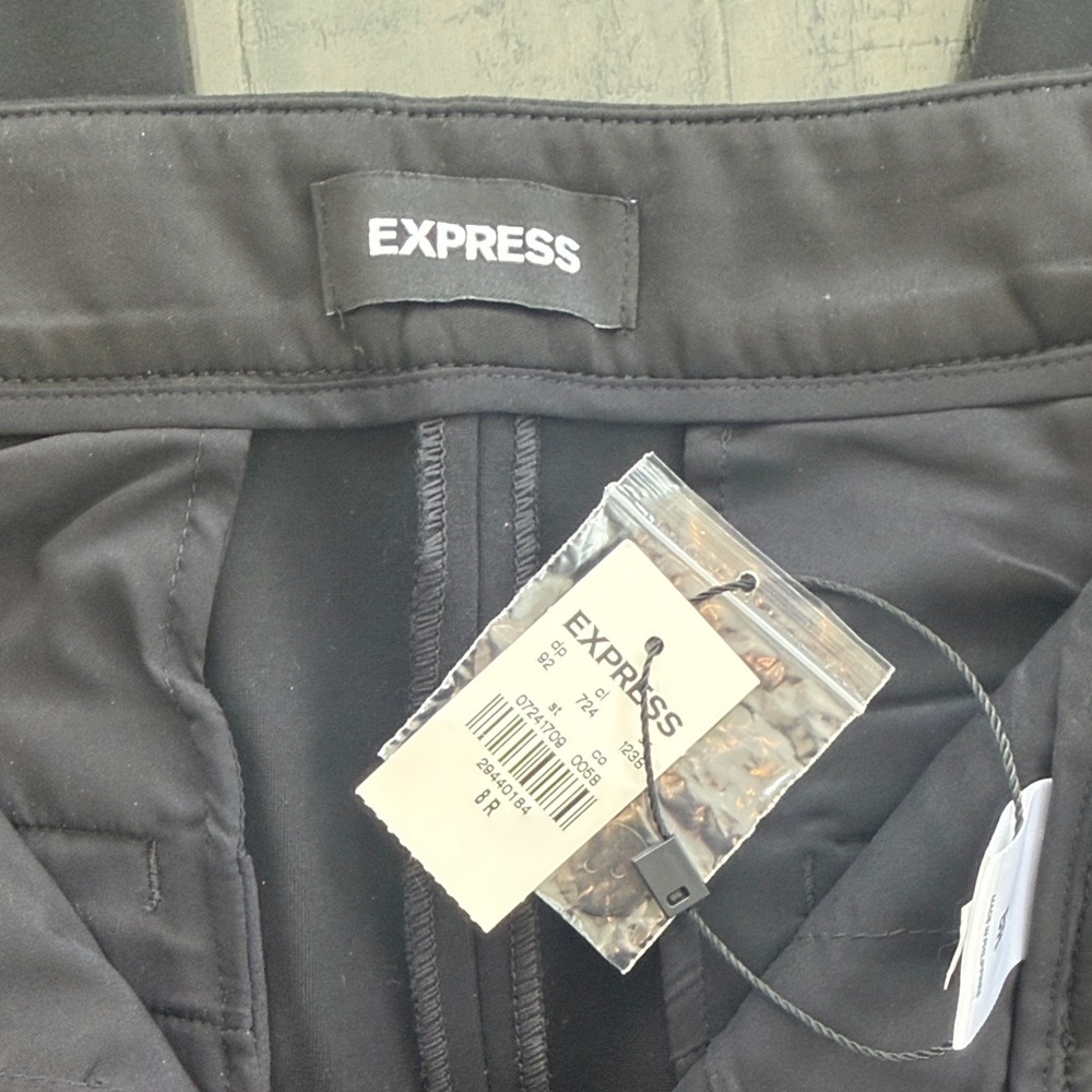 Express Curvy Boot Mid Rise Black Women's Trousers. Size 8 R. Pleated Front - Picture 2 of 8